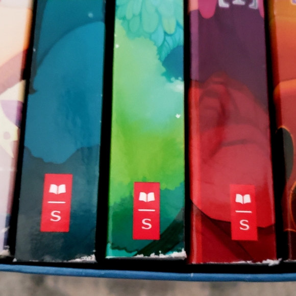 Wings of Fire Library of Books 1-5 - Picture 7 of 11